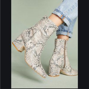 Matisse At Ease Snakeskin Boots Size 8.5